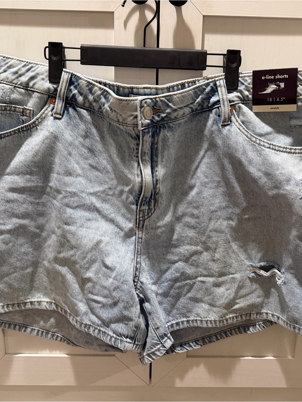 Ava & Viv Light Wash Denim A-Line Shorts